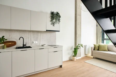 Wyposażona kuchnia w apartamencie do wynajęcia we Wrocławiu